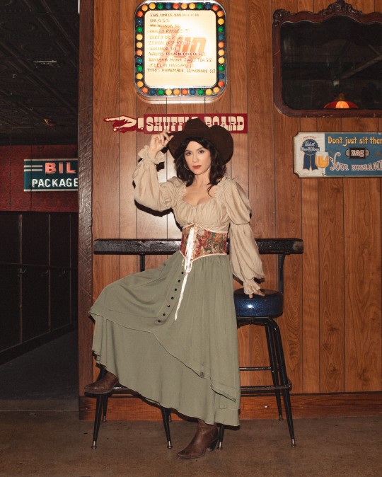 Country singer Alicia Blue at Skinny Dennis - by @tammievaler.
Skinny Dennis opened in East Nashville as the second location of the Williamsburg bar of the same name, bringing with it a distinctly downtown-New York interpretation of the classic honky-tonk. Named after outlaw-country bassist Skinny Dennis Sanchez (a longtime figure in the orbit of Guy Clark and Townes Van Zandt) the venue draws heavily from the aesthetics and culture surrounding 1970s country and Americana music, though without treating it like costume.
Inside, the room feels intentionally unchanged by trend cycles: dim lighting, neon beer signs, a crowded bar, live bands playing country standards and originals late into the night. Skinny Dennis has built its credentials around consistency, strong booking, and a sense of place that feels in cahoots with Nashville’s current music community.
If you’ve been with us for some time, you’ll have come across this singer and photographer collaboration once or twice in our feed 🤝
See the top comment for a super exciting oppertunity for Tammie and how you could make a difference.
#CreatorStores #LiveMusic