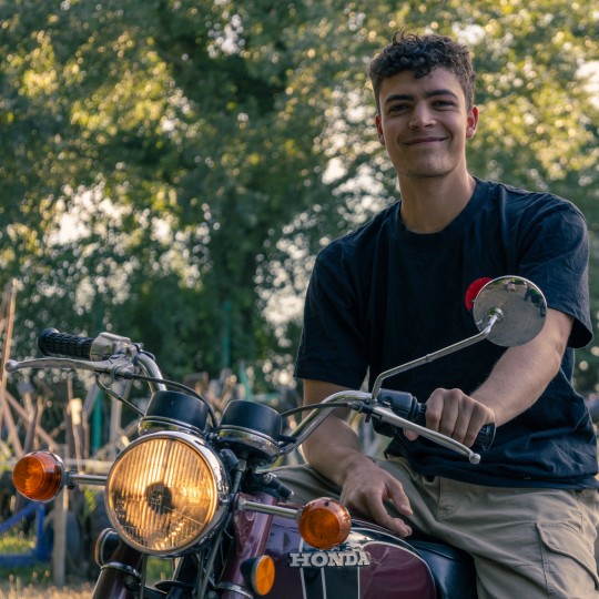 Many thanks to @pascal.aziz and his bike for modeling in these photos.

Canon EOS R, 100mm, f/7