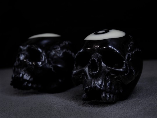 🎱 𝔹𝕒𝕝𝕝 𝕍𝕒𝕝𝕧𝕖 ℂ𝕒𝕡𝕤 🏍  
✙𝕊𝕠𝕝𝕕✙ 

 Schrader valve caps / Hand-carved real billiard balls.

 #8ballskull  #billiardkugler 
 #valvecaps #schradervalve 
#Black #StillLife #CloseUp #Darkness