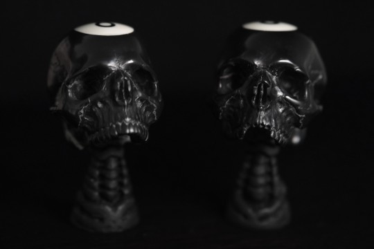 ✙ 𝔸𝕧𝕒𝕚𝕝𝕒𝕓𝕝𝕖 ✙ Handcarved 🎱 skulls
Material: real 5.7cm billiard ball.
(Handcarved Wooden Holder Included)

⇩⇩⇩⇩⇩⇩ 𝔾𝕖𝕥 𝕥𝕙𝕖𝕞 ℍ𝕖𝕣𝕖 ⇩⇩⇩⇩⇩⇩
https://www.etsy.com/shop/Devastazyon

#handcarved  #8ballskull 
#odditiesandcuriosities #Darkness 
#Billard  #UpcycledArt
#Black #CloseUp